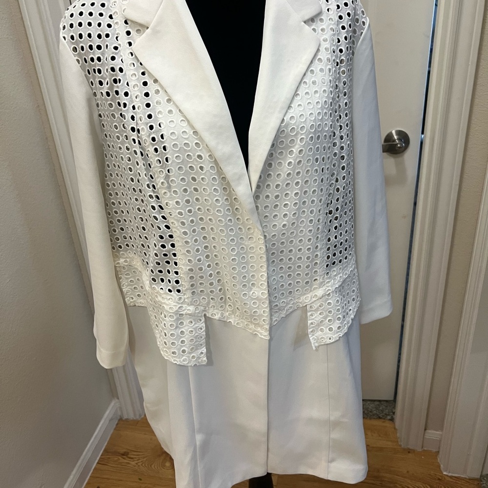 Chico’s boutique NWT eyelet jacket in US size XL.